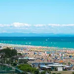 Modern Beachfront Flat In A With Pool Bibione