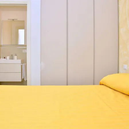 Διαμέρισμα Modern Beachfront Flat In A With Pool