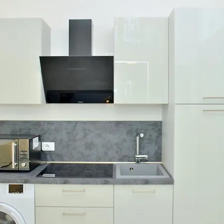 Διαμέρισμα Modern Beachfront Flat In A With Pool Μπιμπιόνε