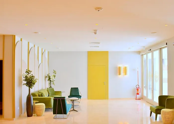 Daire Modern Beachfront Flat In A With Pool