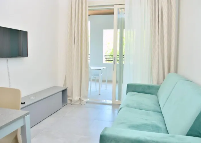 Modern Beachfront Flat In A With Pool *