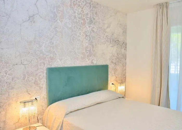 Daire Modern Beachfront Flat In A With Pool