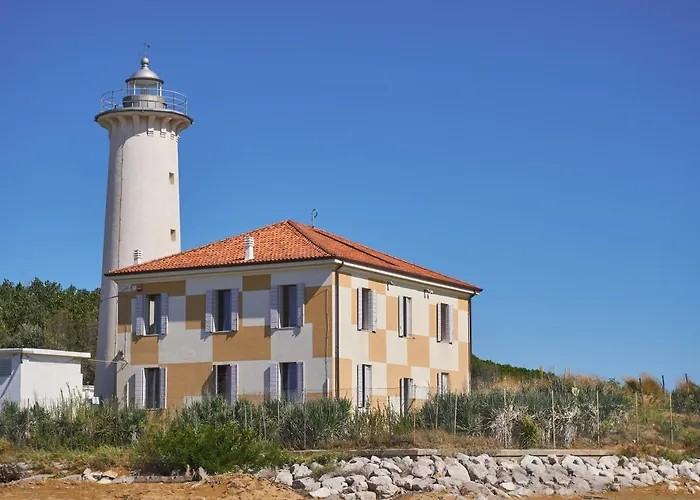 Modern Beachfront Flat In A With Pool *